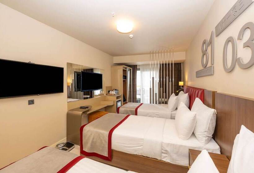 اتاق لوکس با وان آب گرم, Ramada By Wyndham Istanbul Pera