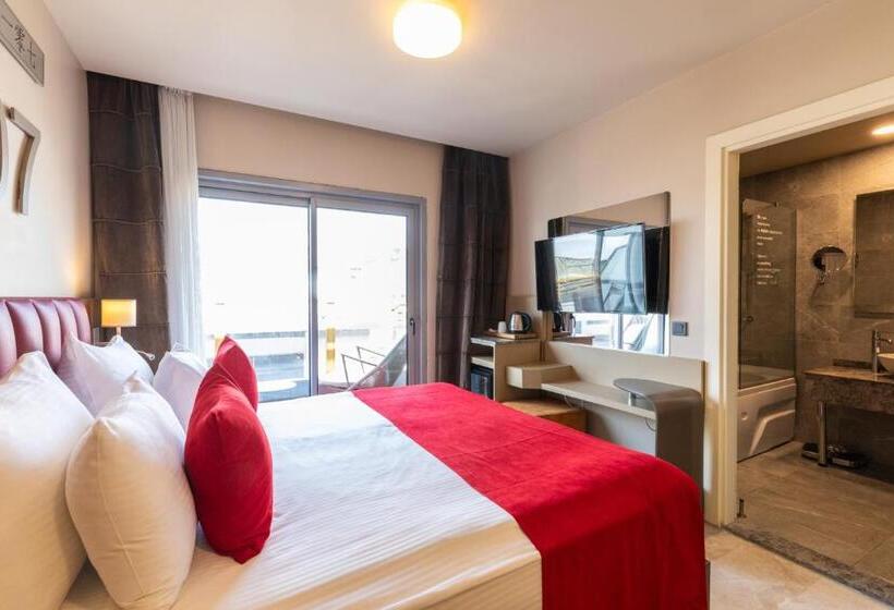 バスタブ付きデラックスルーム, Ramada By Wyndham Istanbul Pera
