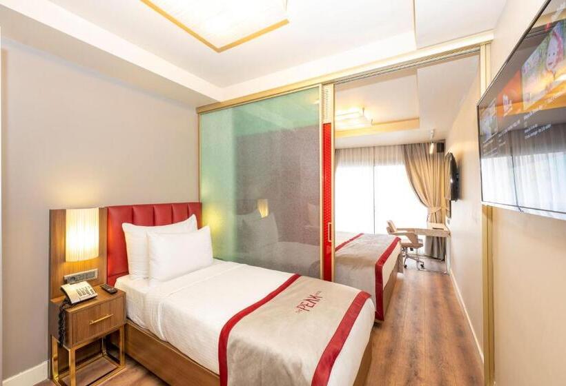 3 Bedroom Suite, Ramada By Wyndham Istanbul Pera