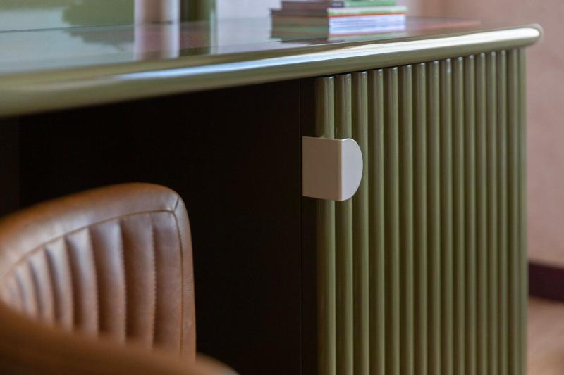 스탠다드 룸, Downright Austin, A Renaissance