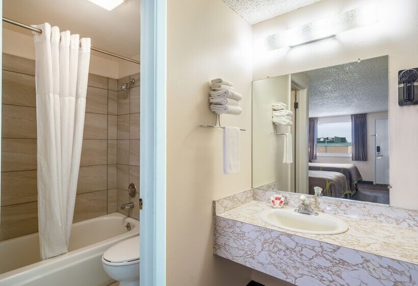 带2个双人床的标准工作室, Hardin Lodge