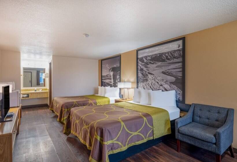 带2个双人床的标准工作室, Hardin Lodge