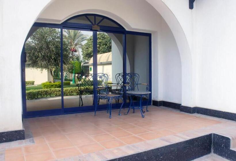 اتاق لوکس با چشم‌انداز باغ, Pyramids Resort by Jaz