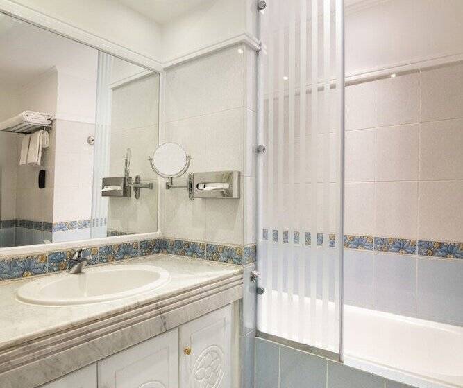 اتاق لوکس با چشم‌انداز باغ, Pyramids Resort by Jaz