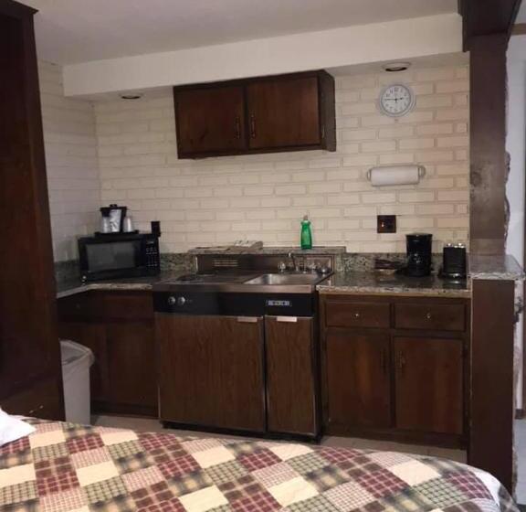 Suite with lake view, Centerstone Resort Lake Aire