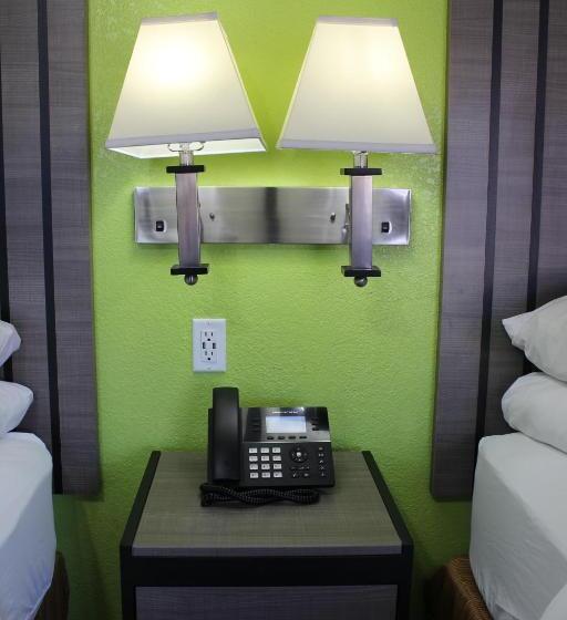 غرفة قياسية ثلاثية, Copa Motel