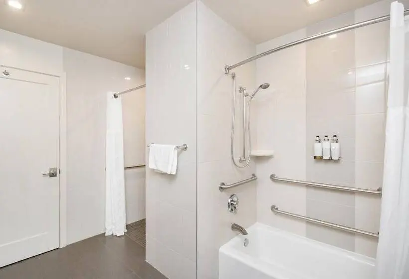 Suite Adapted for people with reduced mobility