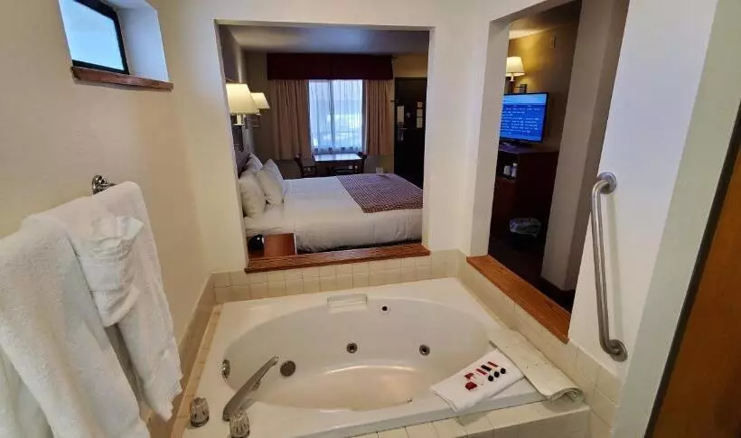 キングサイズベッドのデラックススイート, Baymont By Wyndham Seattle/kirkland Wa