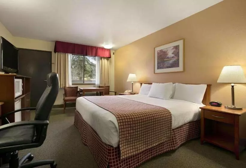 キングサイズベッドのデラックススイート, Baymont By Wyndham Seattle/kirkland Wa