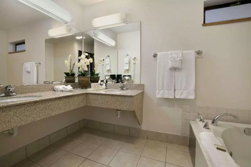 キングサイズベッドのスイートルーム, Baymont By Wyndham Seattle/kirkland Wa
