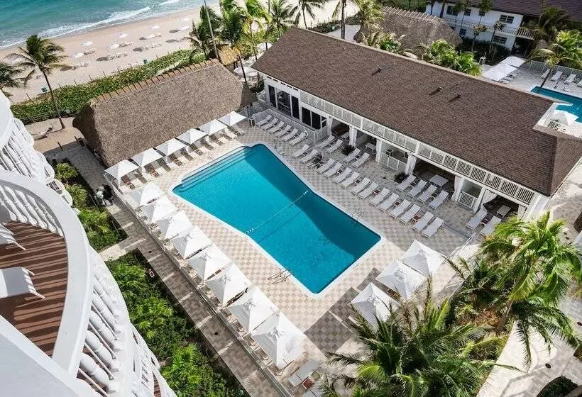 サイドオーシャンビューのダブルベッドスタンダードルーム, Beachcomber Resort & Club