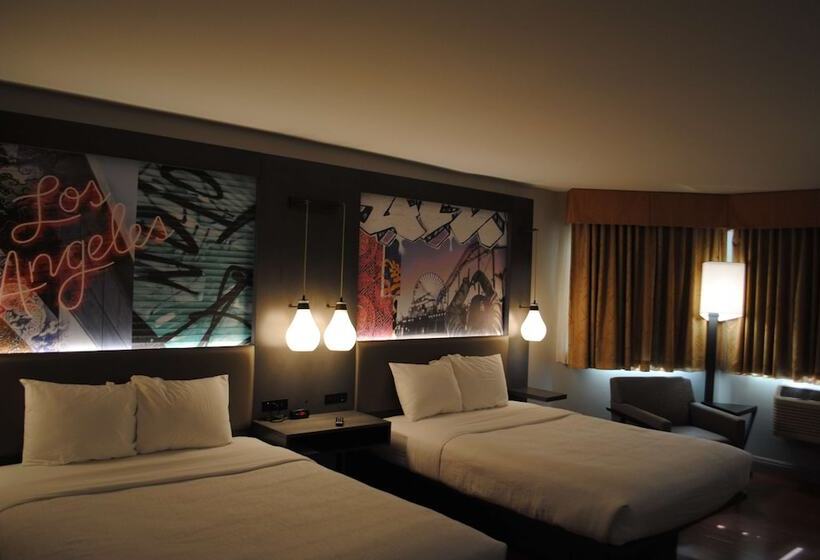 스탠다드 룸 더블 침대 2개, Best Western Plus Dragon Gate Inn