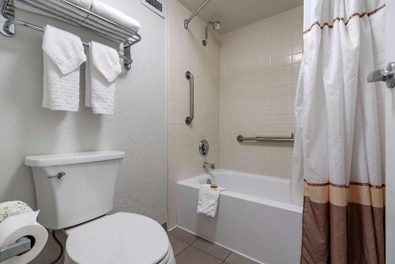 غرفة تنفيذية, Best Western Plus Hilltop Inn