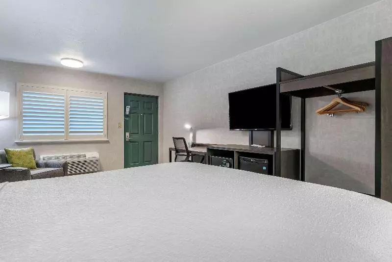 エクゼクティブルーム, Best Western Plus Hilltop Inn