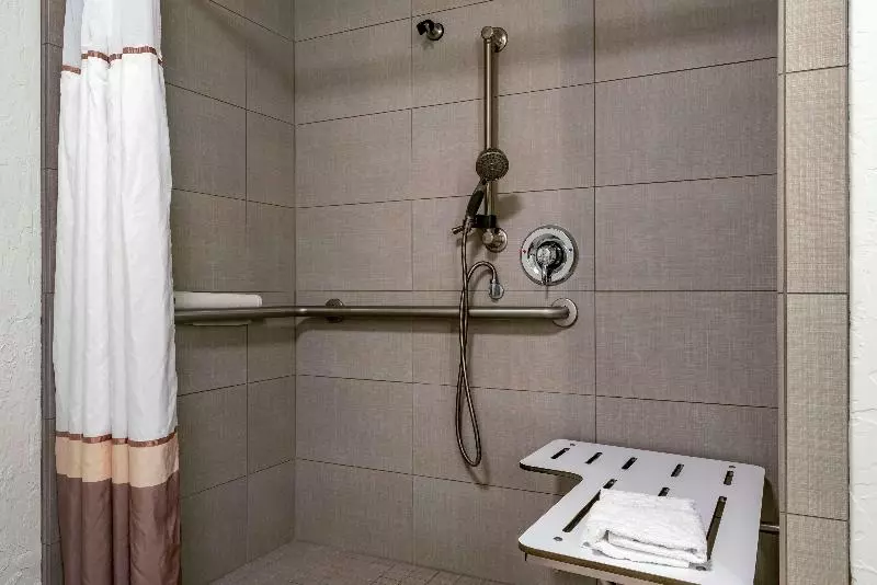 身障者適用スタンダードルーム, Best Western Plus Hilltop Inn