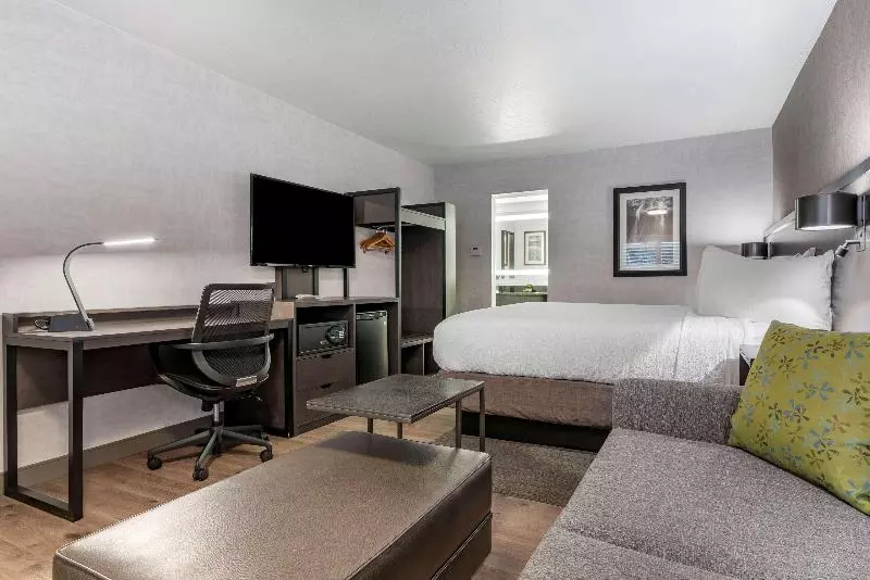 キングサイズベッドのエクゼクティブルーム, Best Western Plus Hilltop Inn