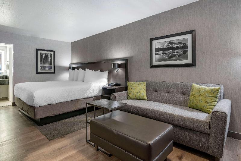 غرفة إدارية سرير كينج, Best Western Plus Hilltop Inn