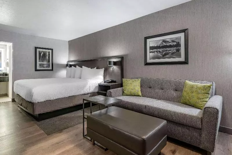 キングサイズベッドのエクゼクティブルーム, Best Western Plus Hilltop Inn