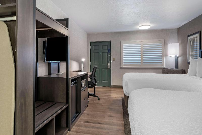 이그제큐티브 룸 퀸침대, Best Western Plus Hilltop Inn