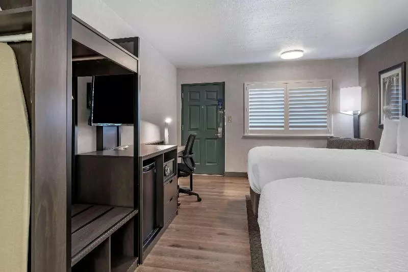 クイーンサイズベッドのエクゼクティブルーム, Best Western Plus Hilltop Inn