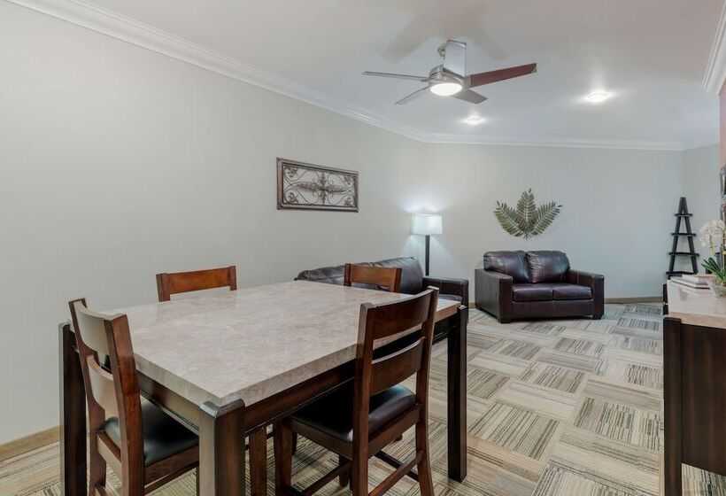 جناح مزود بجاكوزى, Best Western Plus Loveland Inn