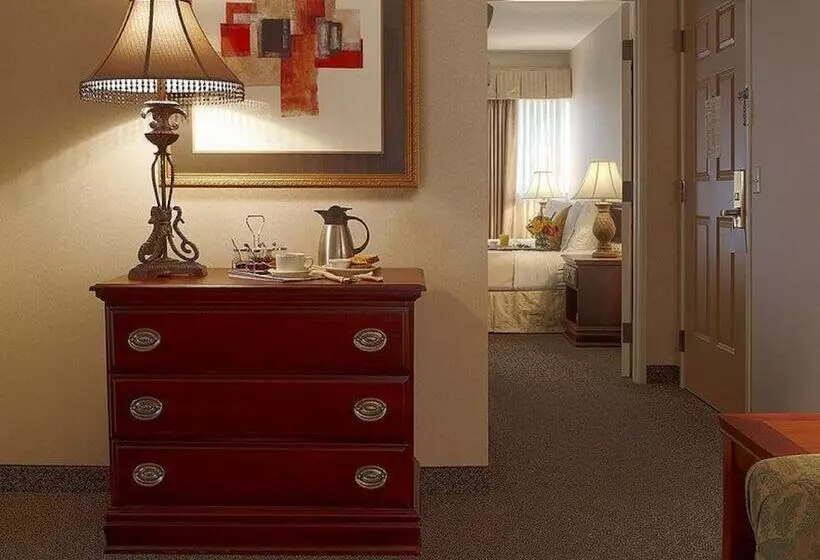 سوییت, Best Western Plus The Normandy Inn & Suites