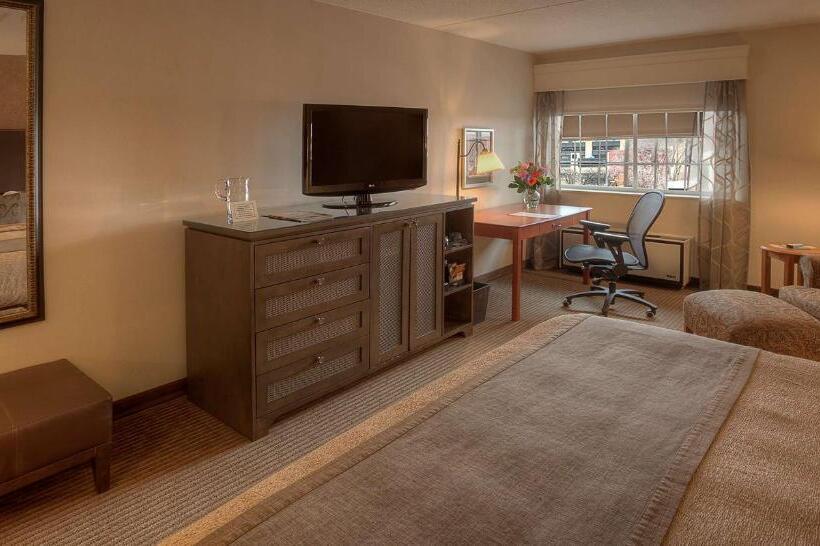 장애인을 위한 킹사이즈 침대 스탠다드 룸, Best Western Plus The Normandy Inn & Suites