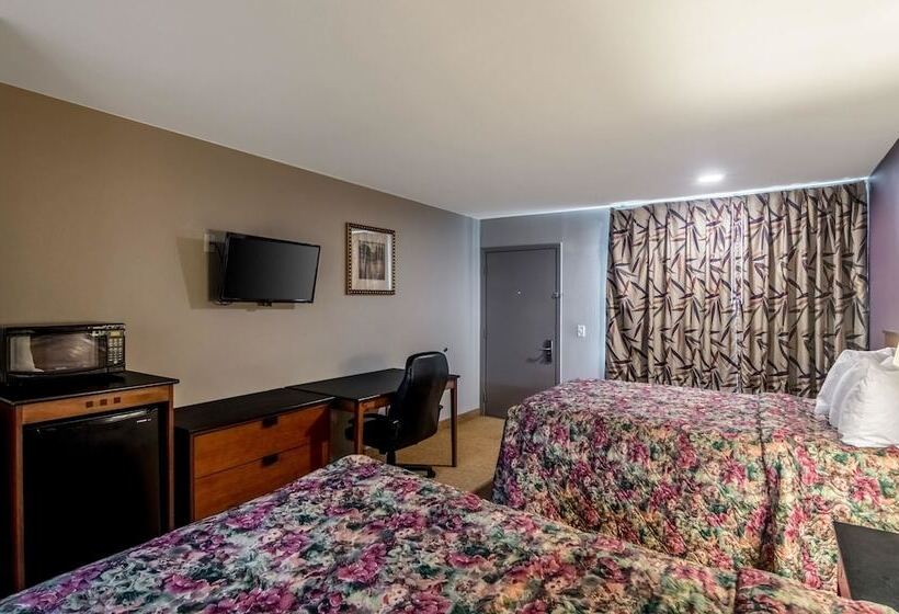 带2个双人床的标准工作室, Rodeway Inn