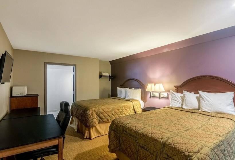 带2个双人床的标准工作室, Rodeway Inn