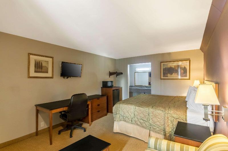 带大床的标准间, Rodeway Inn