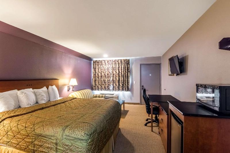 带大床的标准间, Rodeway Inn