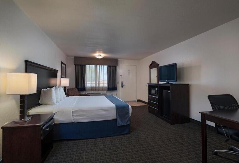 带大床的标准间, Stevens Inn A Howard Johnson By Wyndham