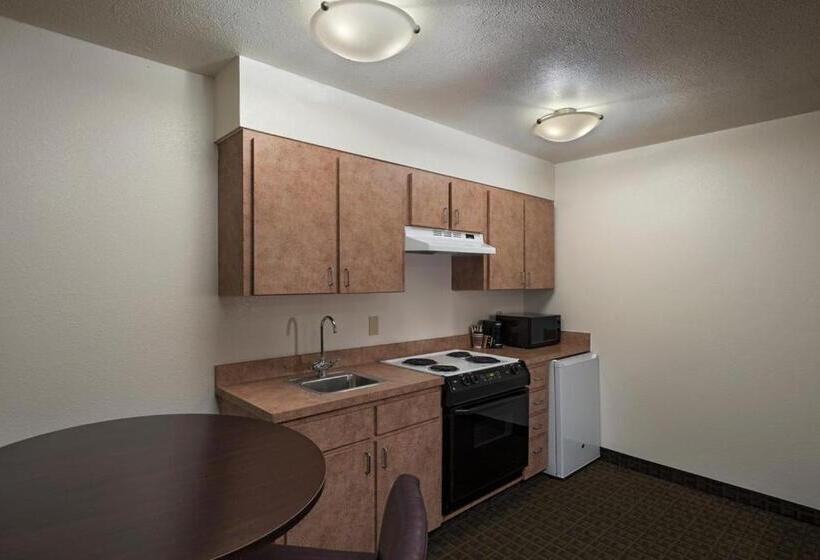 جناح ديلوكس سرير كينج, Stevens Inn A Howard Johnson By Wyndham