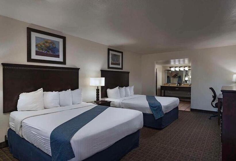 适合残疾人使用的标准间, Stevens Inn A Howard Johnson By Wyndham