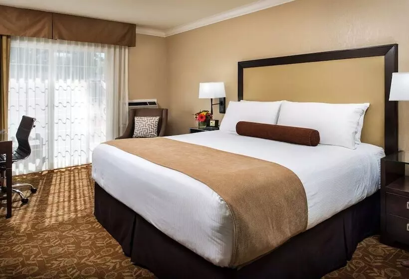 اتاق استاندارد با تخت دوبل, The Creekside Inn