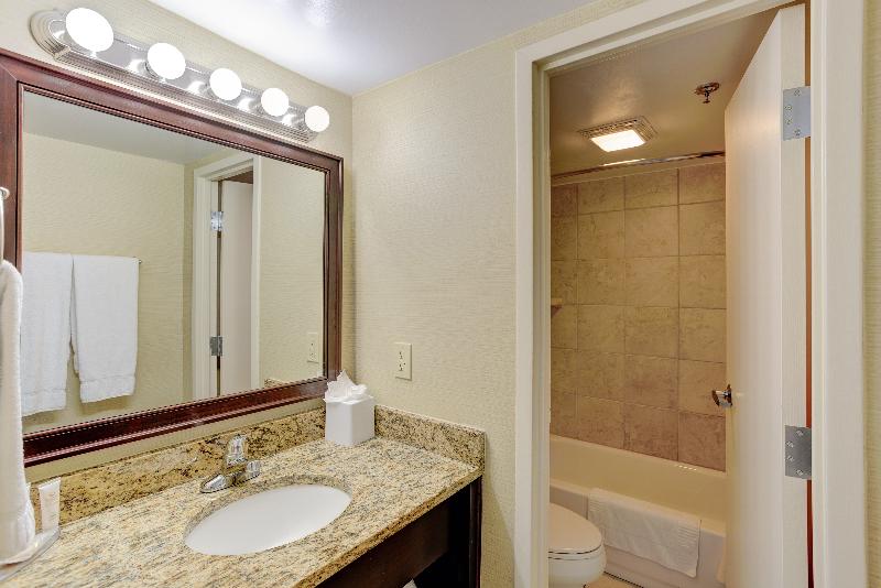 جناح مطلّ علي البحر, Beach Quarters Resort