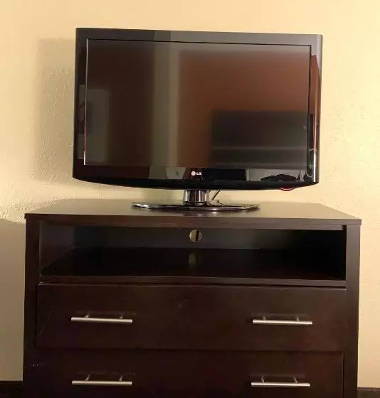 Deluxe Suite King Bed, Holiday Inn & Suites Columbia Ne   Ft Jackson Area By Ihg