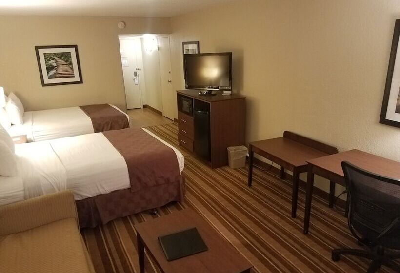 Номер Executive, Rock Island Inn & Suites Marshalltown
