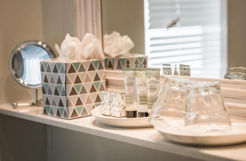 Стандартный Номер Кровать Кинг, Cadet