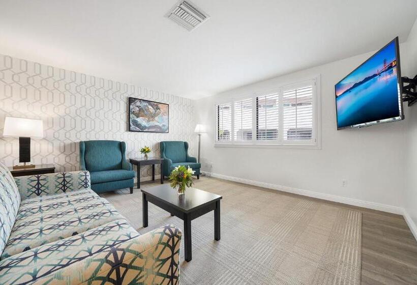 キングサイズベッドのスイートルーム, Casablanca Inn