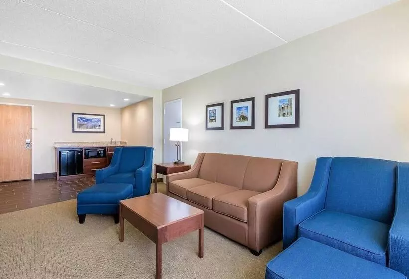 سوئیت با چشم‌انداز رودخانه, Comfort Inn & Suites Event Center