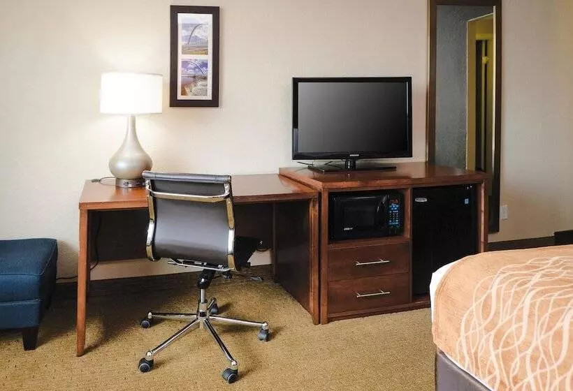 سوئیت با چشم‌انداز رودخانه, Comfort Inn & Suites Event Center