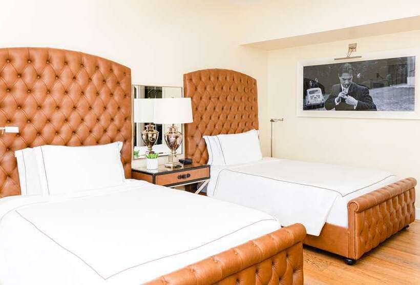 غرفة بريميوم, Hilton College Station & Conference Center