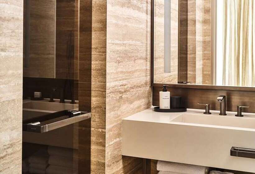 غرفة بريميوم, Hilton College Station & Conference Center