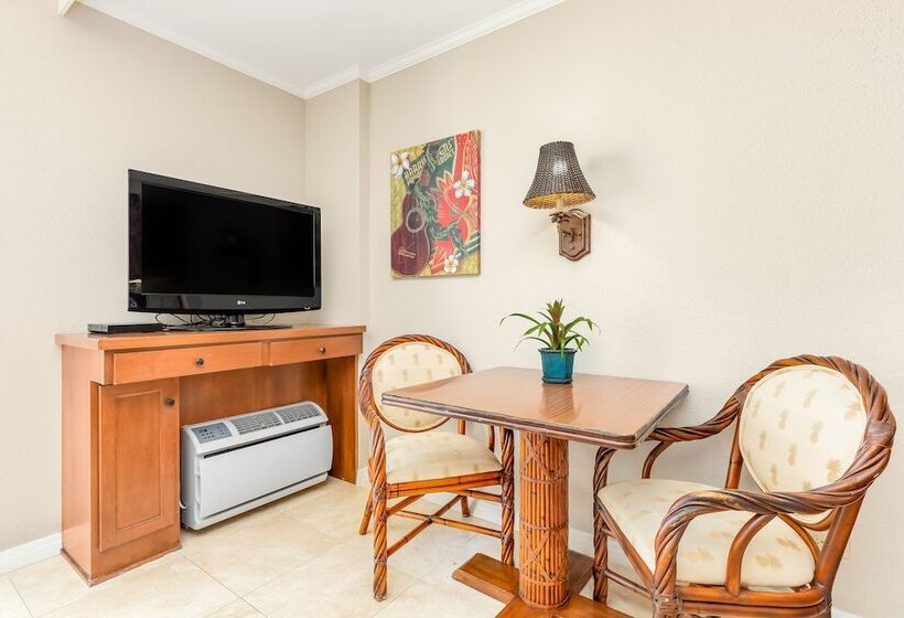 חדר סטנדרט מיטה זוגית עם נוף לעיר, Luana Waikiki Hotel & Suites