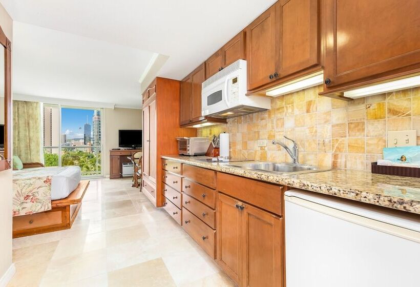 חדר סטנדרט מיטה זוגית עם נוף לעיר, Luana Waikiki Hotel & Suites