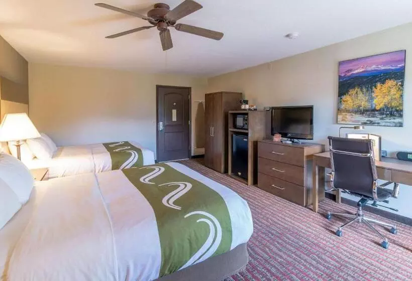 ２ダブルベッドのスタンダードルーム, Quality Inn Near Rocky Mountain National Park