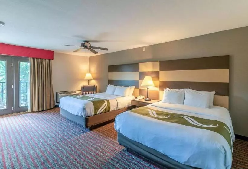 ２ダブルベッドのスタンダードルーム, Quality Inn Near Rocky Mountain National Park
