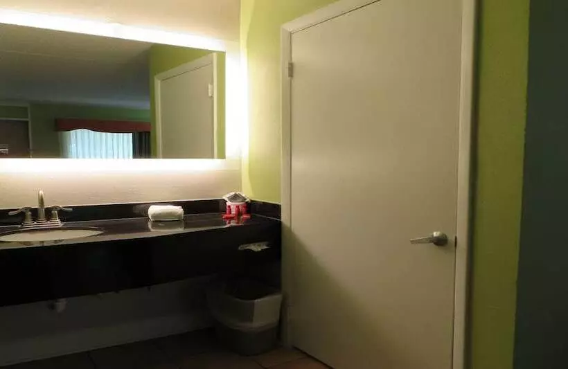 身障者適用スイートルーム, Surestay Plus Hotel By Best Western St Marys Cumberland