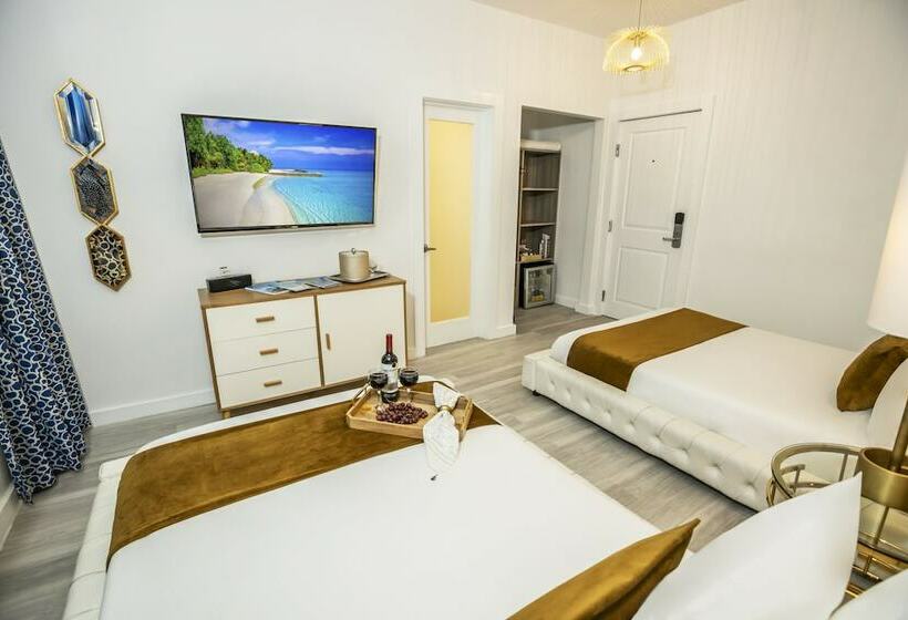 غرفه قياسيه سريرين مزدوجين, Catalina Hotel & Beach Club